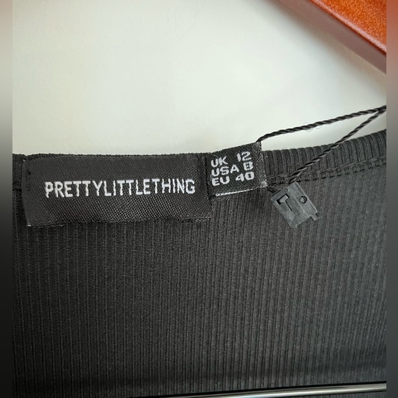 NWT Prettylittlethings Black maxi dress with 1/4 buttons size 8 - Picture 2 of 4